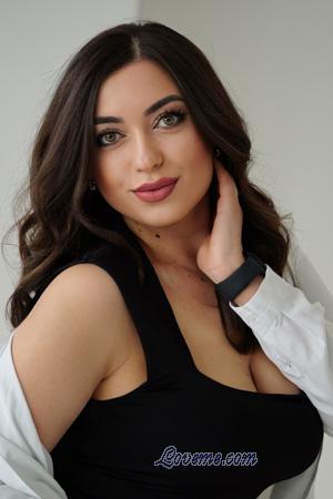223280 - Alona Idade: 28 - Ucrânia
