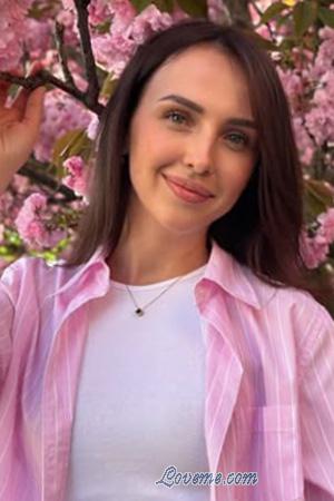 223502 - Alina Idade: 26 - Ucrânia