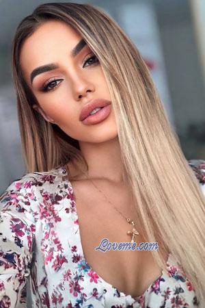 223769 - Yuliia Idade: 24 - Ucrânia