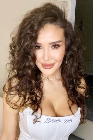 225163 - Aruzhan Idade: 21 - Cazaquistão