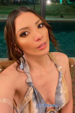 225432 - Laura Idade: 34 - Colômbia