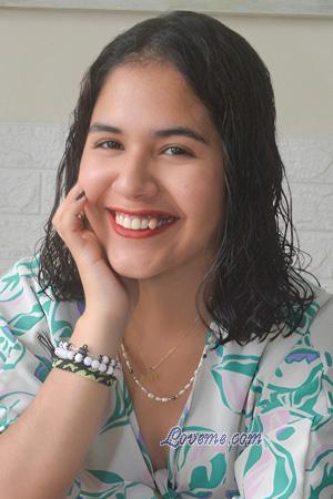 227604 - Josselyn Idade: 25 - Peru