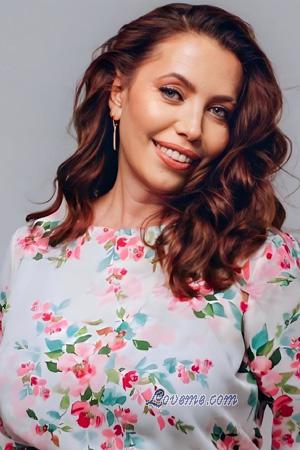 228205 - Yuliia Idade: 58 - Ucr&acirc;nia