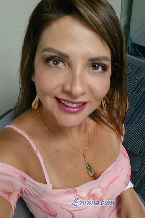 228222 - Karina Idade: 51 - Peru