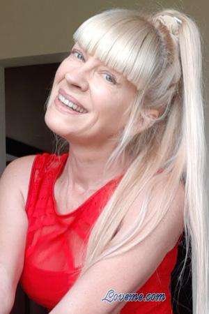 228694 - Svitlana Idade: 63 - Ucr&acirc;nia