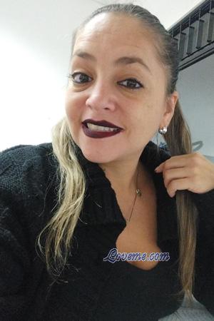 228969 - Karla Idade: 40 - Costa Rica