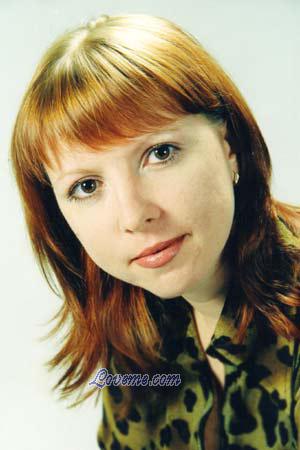 53356 - Elena Idade: 33 - Russia