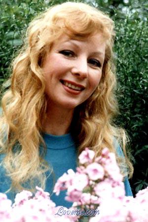 71827 - Alina Idade: 42 - Russia