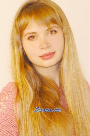 72657 - Elena Idade: 27 - Ucrânia