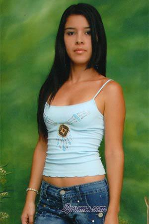 81557 - Angela Idade: 24 - Colômbia